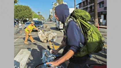 California raises minimum wage to $15 an hour
