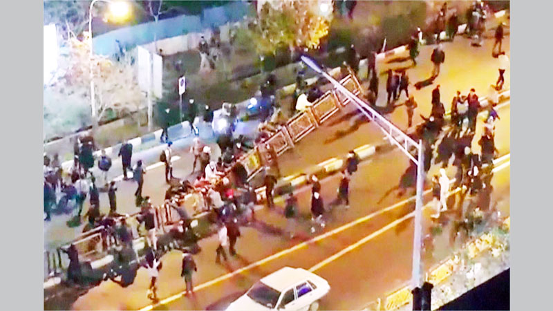 10 dead overnight in worst Iran unrest 