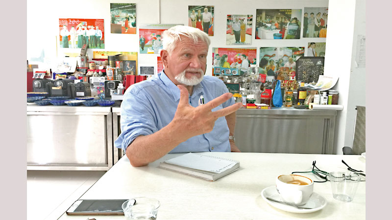 Tian Fu, an Italian tourism expert 
in Yunnan