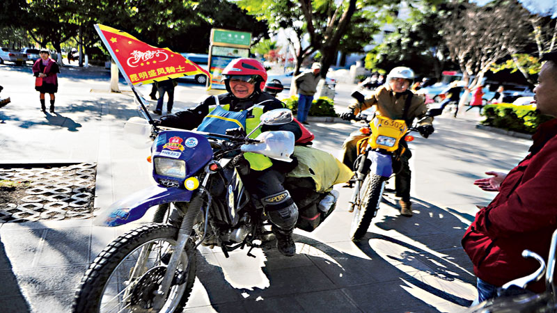 Kunming old boy travels across China on motorcycle