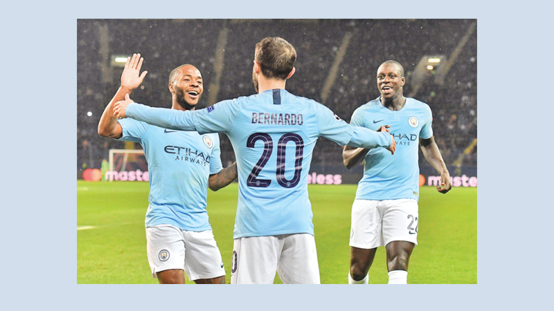 Silvas star as Man City cruise past Shakhtar