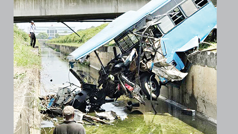 5 Bangladeshis killed, 4 hurt in Malaysia bus plunge