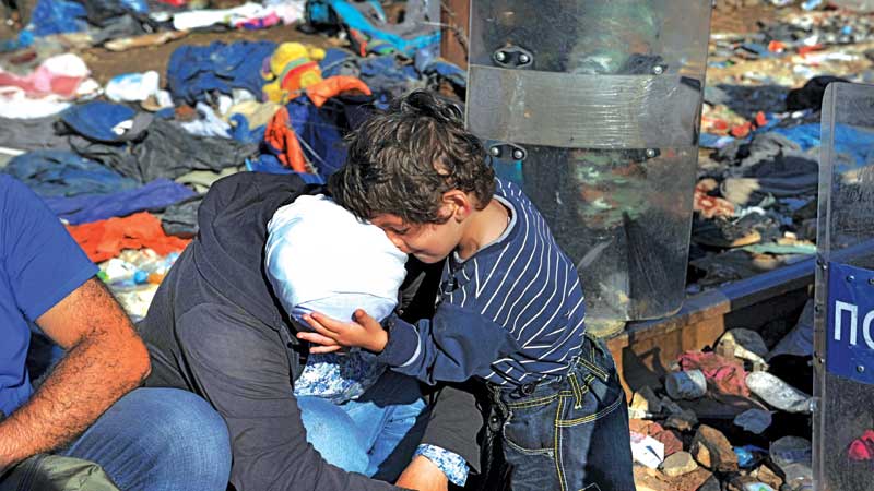 Thousands of migrants heading for EU