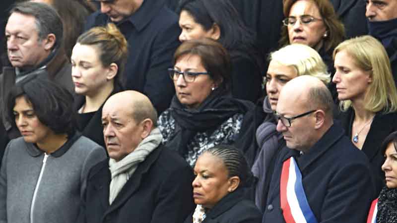 Hollande vows to crush �army of fanatics� 
