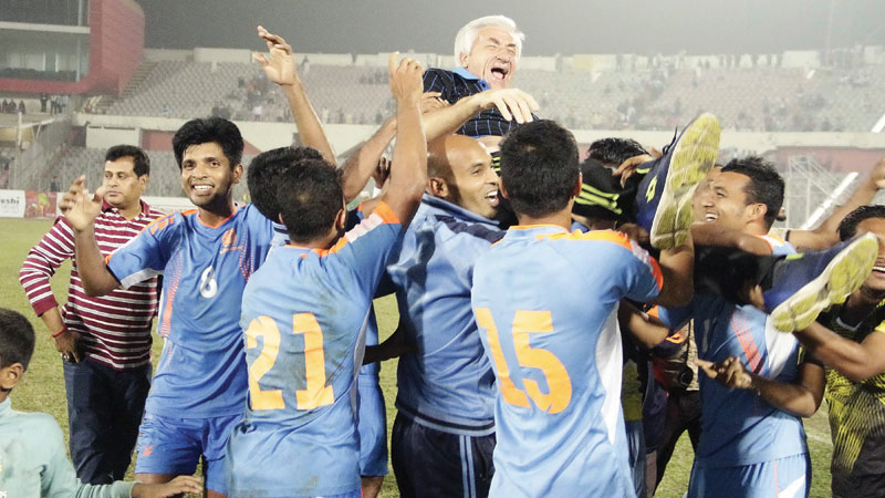 Abahani regain premier league title