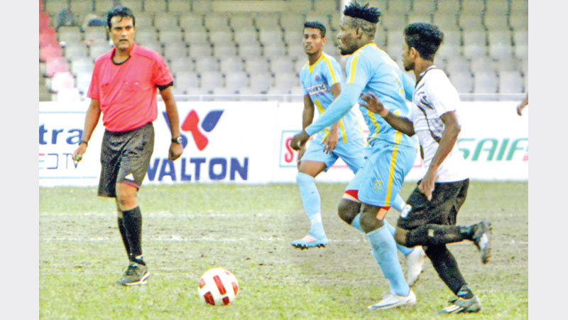 Ctg Abahani ride on Sushanta goal