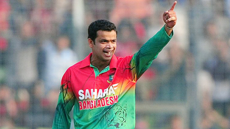 Razzak scalps 500 wickets in 1st class cricket