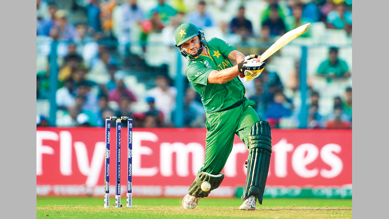 Afridi powers Pakistan to big win over Bangladesh