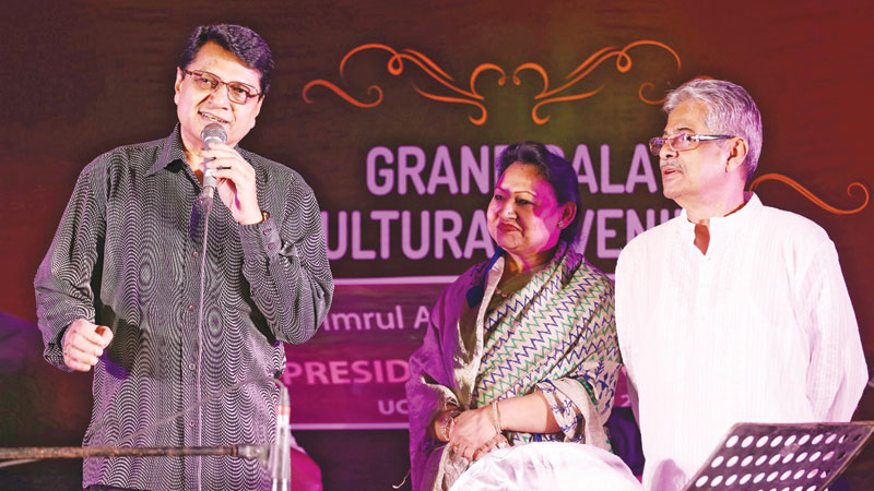 Alamgir sings to enthrall audience 