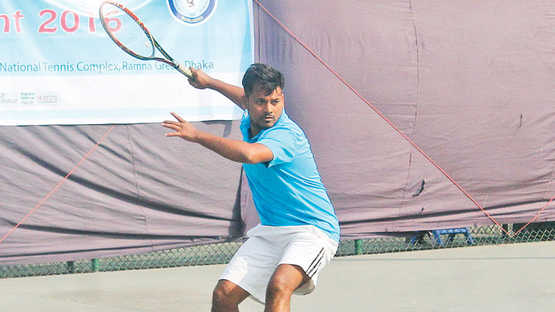 Alamgir stuns Amol
in men’s quarters