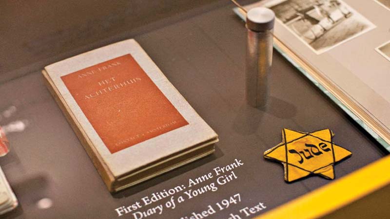 Anne Frank�s diary goes online despite rights dispute
