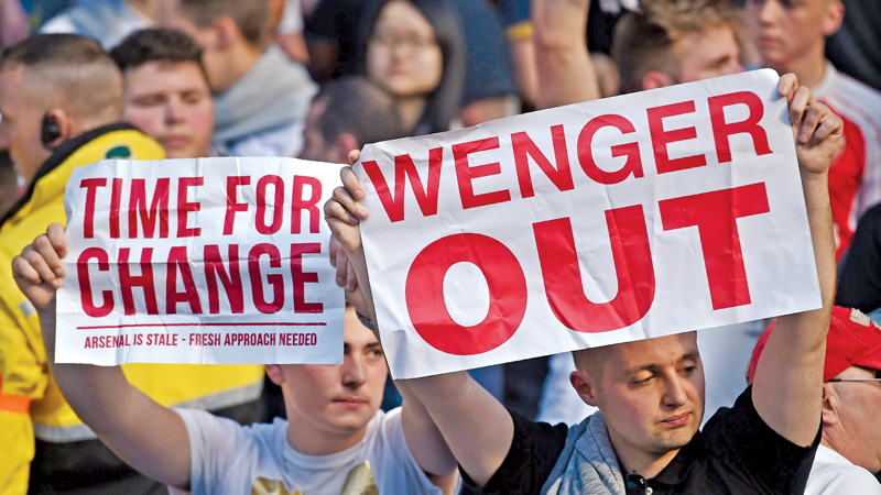 Arsenal struggle leaves Wenger in spotlight