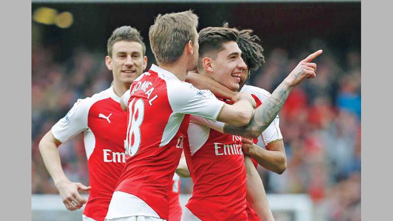 Arsenal, Man City sail; Tottenham fumble 