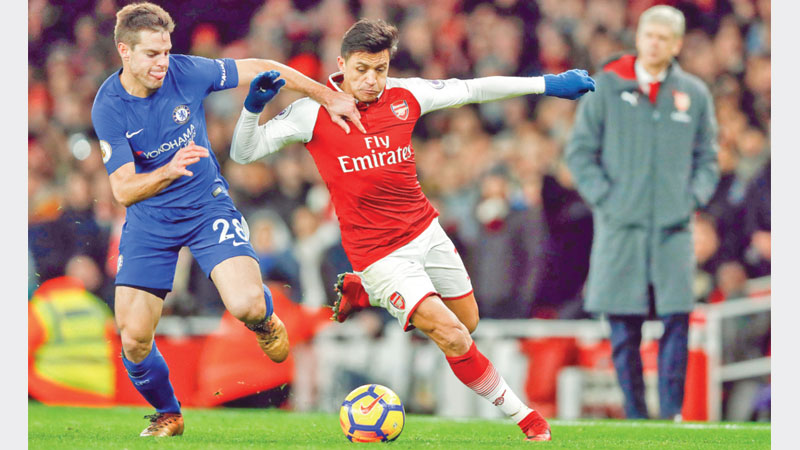 Bellerin strikes late to rescue Arsenal