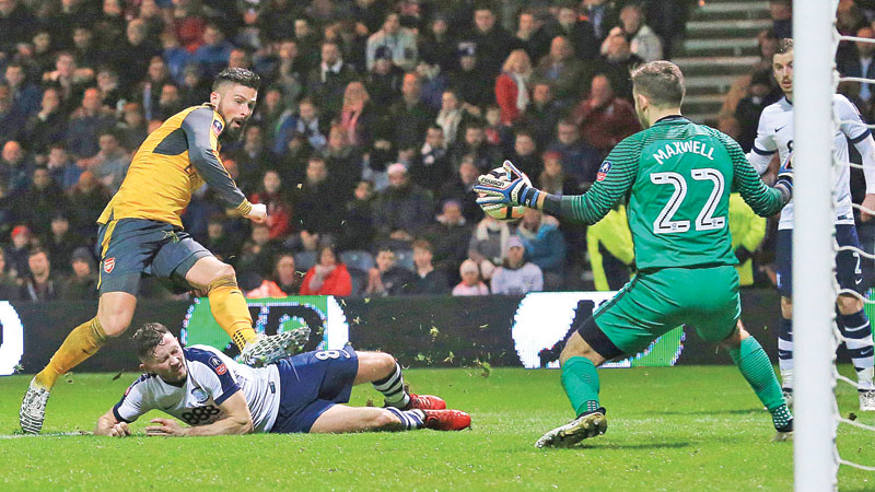 Gunners leave it late against Preston as ManU sail