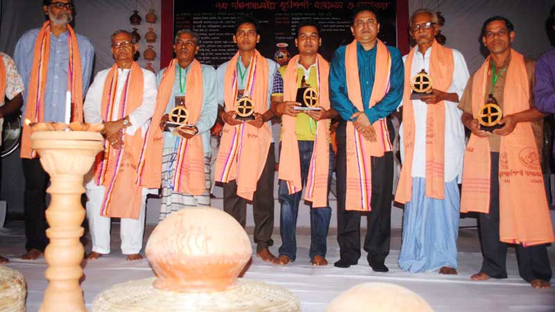 Idol makers honoured in Barisal