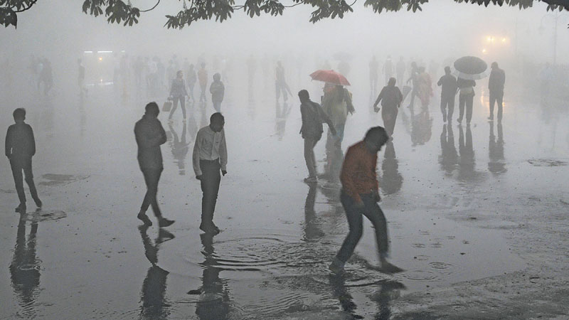 At least 116 killed as dust storms batter India
