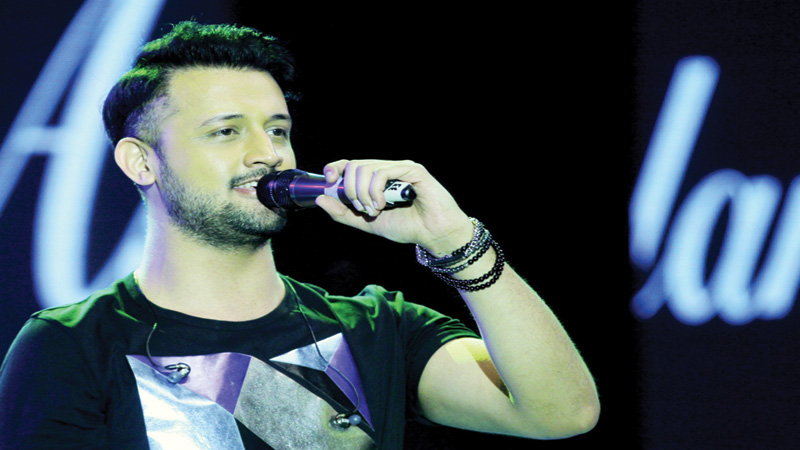 Atif, Akriti, Mamta, Sabbir delight Dhaka fans