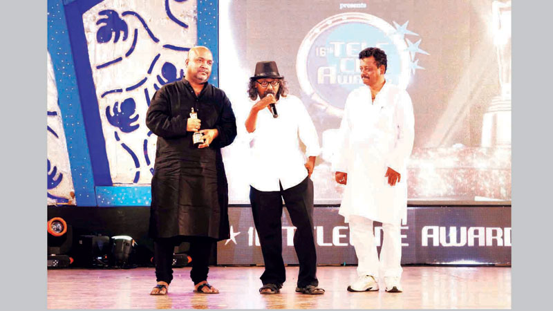 ‘Aynabaji’ wins 
Best Film Award