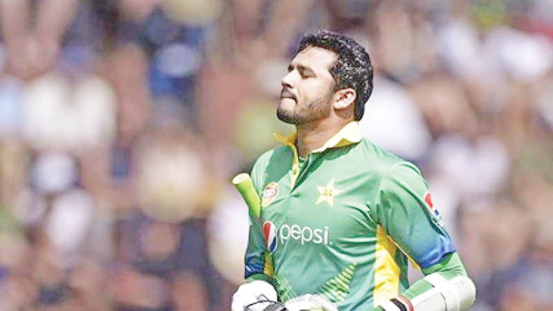 Azhar quits as Pakistan ODI captain