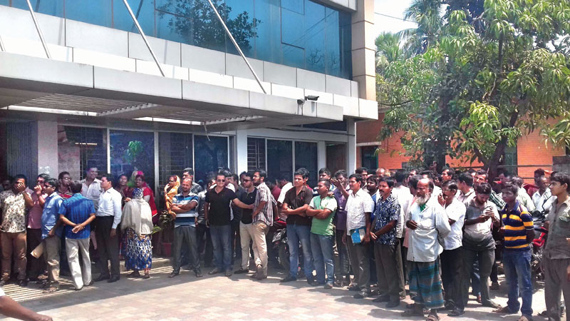 BCC workers’ demo for salary, arrears 