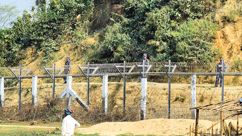 Myanmar ‘withdraws’ heavy weapons from border