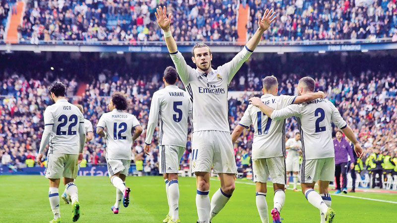 Bale back with a bang as Real extend lead
