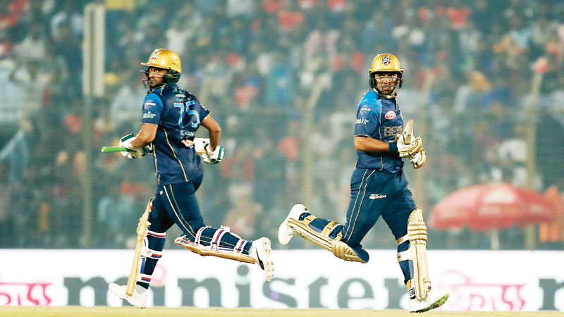 Villiers ton helps Riders beat Dynamites by 8 wickets