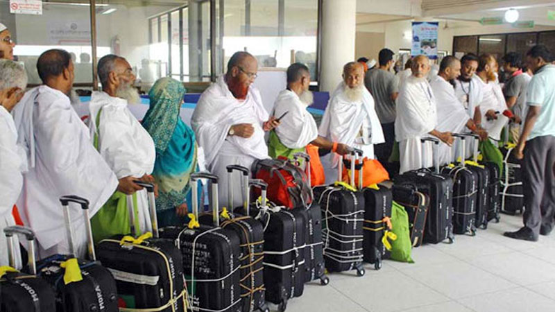 Bangladeshi pilgrims 
left in the lurch