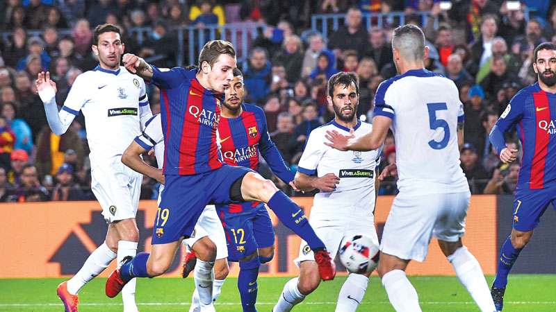 Barcelona pummel Hercules in Copa del Rey 