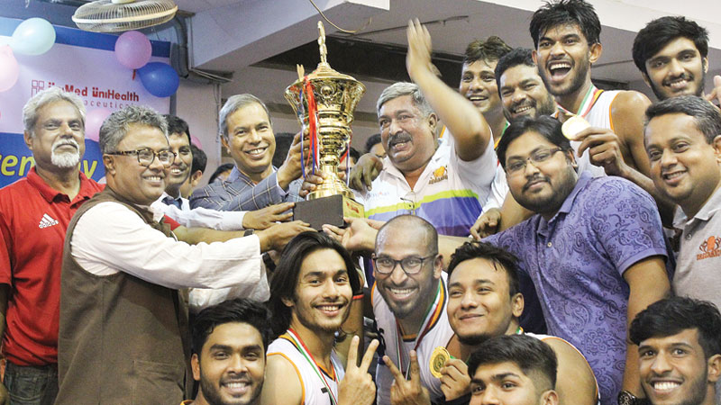 Gregarious unbeaten champs