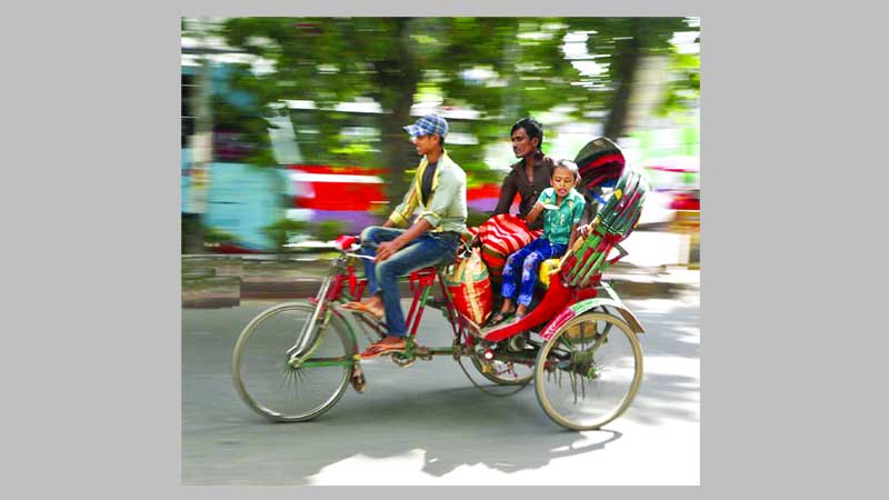 Battery-run rickshaws flout court ban by plying in Dhaka pockets