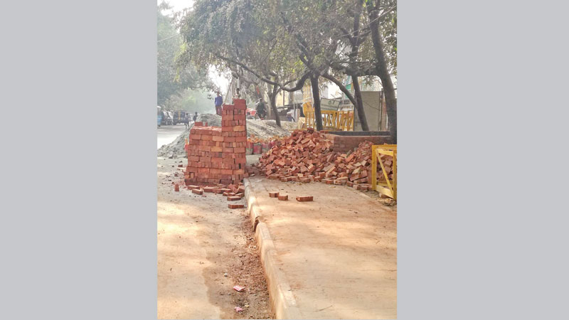 Blocked roads and pavements