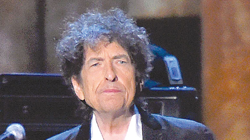 Dylan accused of lifting passages of Nobel lecture
