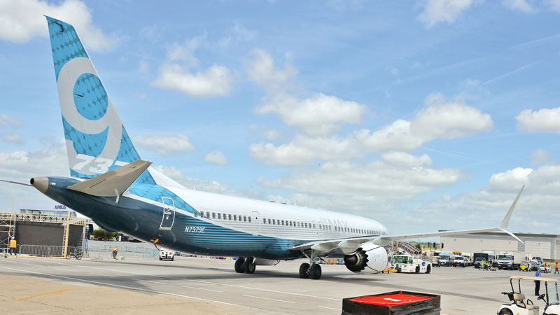 Boeing, Airbus take dogfight to Paris Air Show