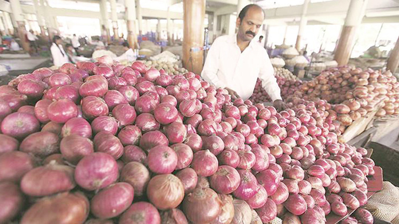 Buyers happy as onion prices fall in kitchen markets