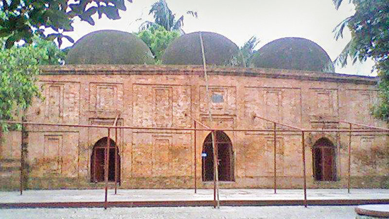 A beautiful mosque at Chatmohar