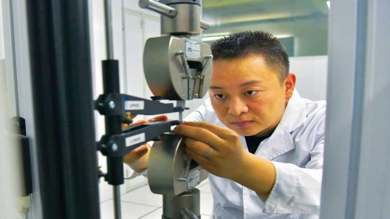 China maintains world's largest pool of R&D personnel