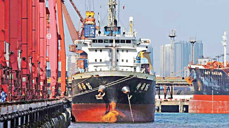 China brushes off IMF warning 
on �unprecedented� challenges