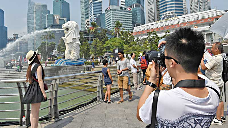 Chinese tourists remain unfazed