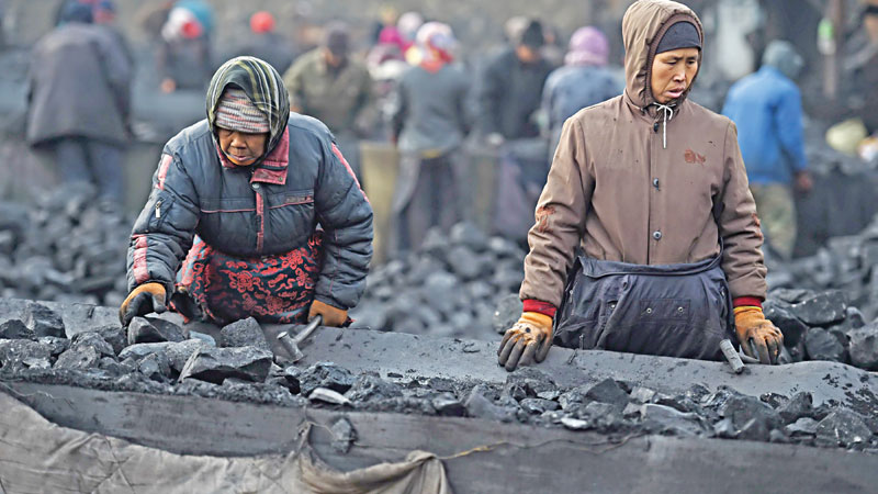 Hard economic lessons as 
China�s coal boom ends