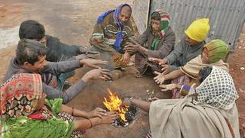 Cold weather paralyses normal life 