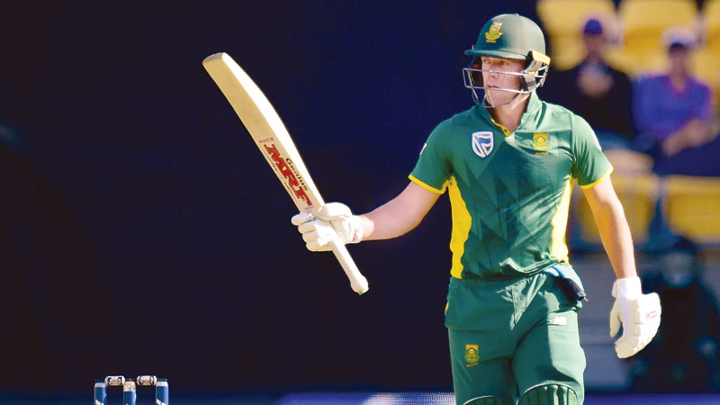 De Villiers leads Proteas to thump NZ
