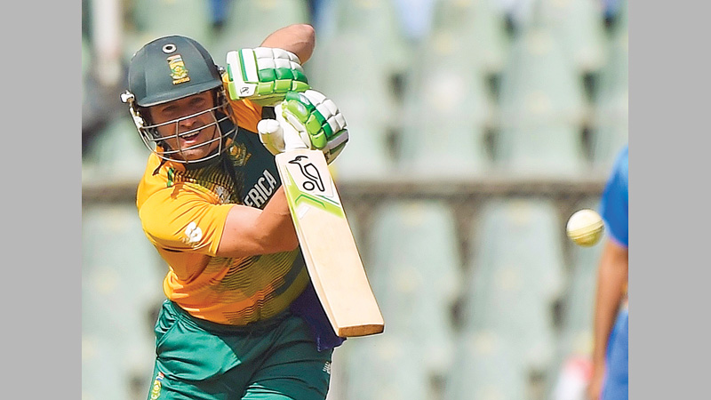 De Villiers stars in SA win 