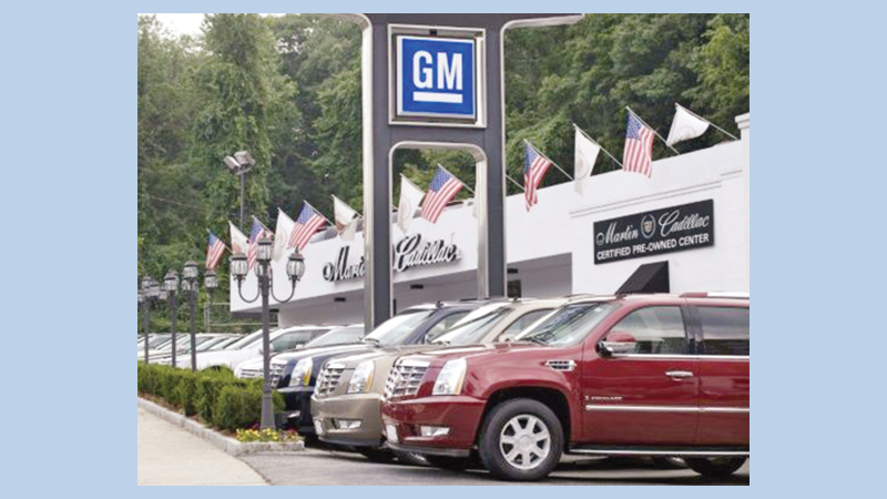 Decline in auto sales slows US retail spending in August