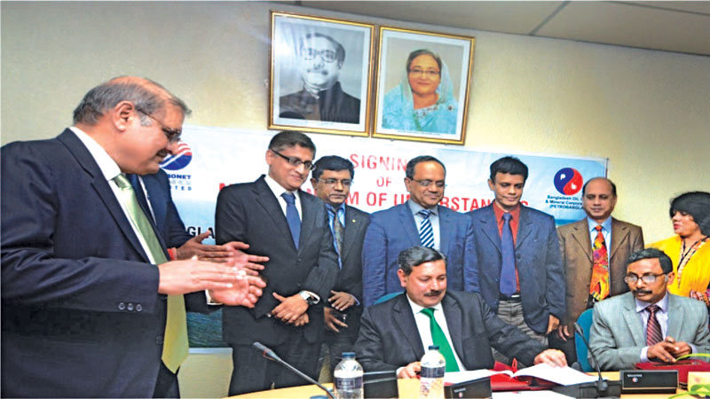 Dhaka, Delhi sign deal on LNG infrastructure dev project
