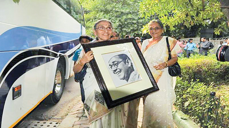 Digital copies of 100 files on Netaji released by Modi 