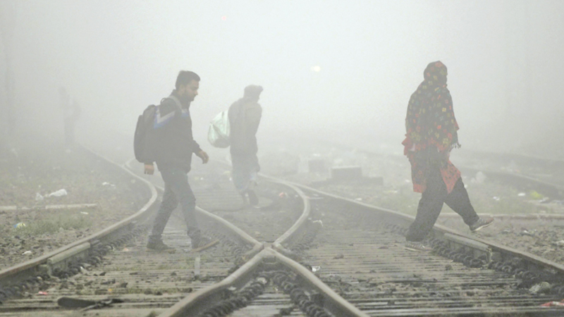 Doctors warn of health emergency as smog blankets India’s capital