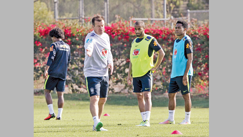 Coach Dunga sticks with possessional football