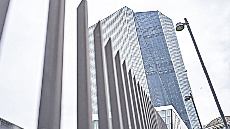 ECB rebuts attacks as Visco signals it can buy Italian debt